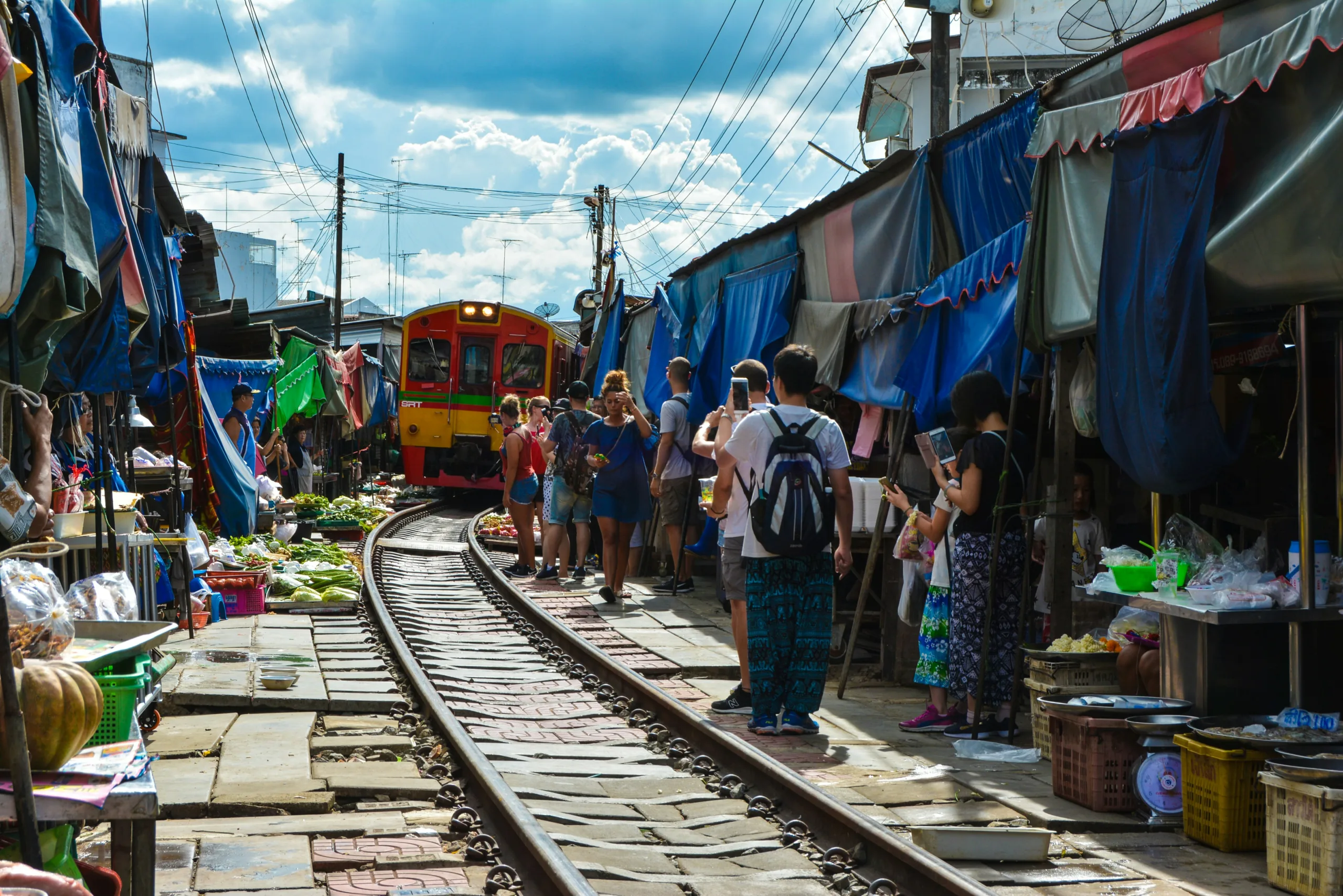 Discover the Splendor of Sri Lanka: A Journey Through Scenic Train Tours